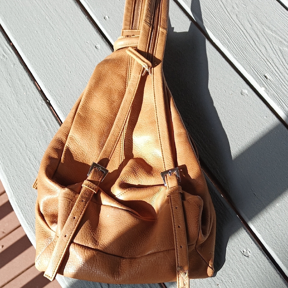 Wilsons Leather Brown Backpack - Picture 4 of 16